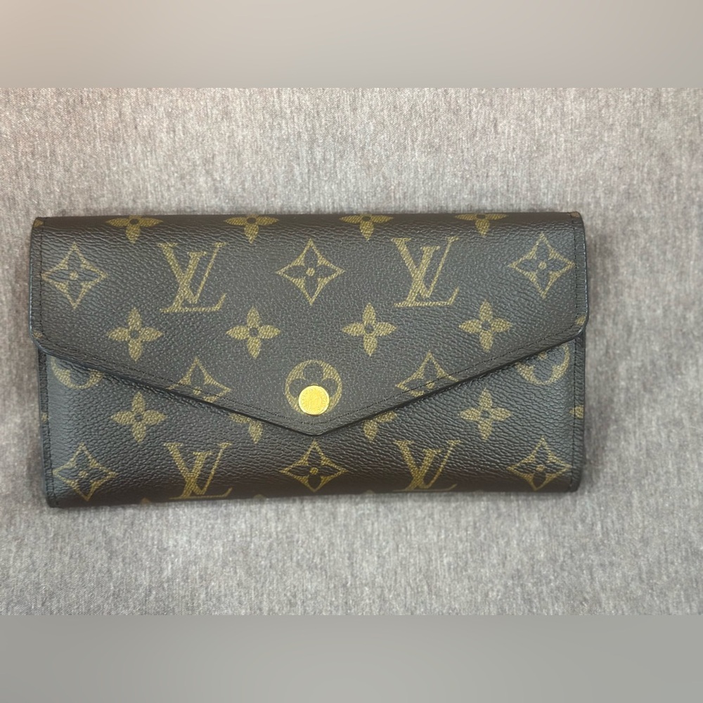 Louis Vuitton Brown Sarah Wallet Excellent Condition